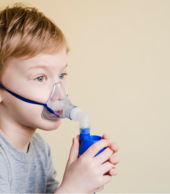 Niño con mascara de oxigeno 1